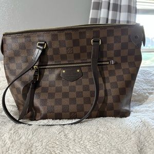 Louis Vuitton Iena Pm